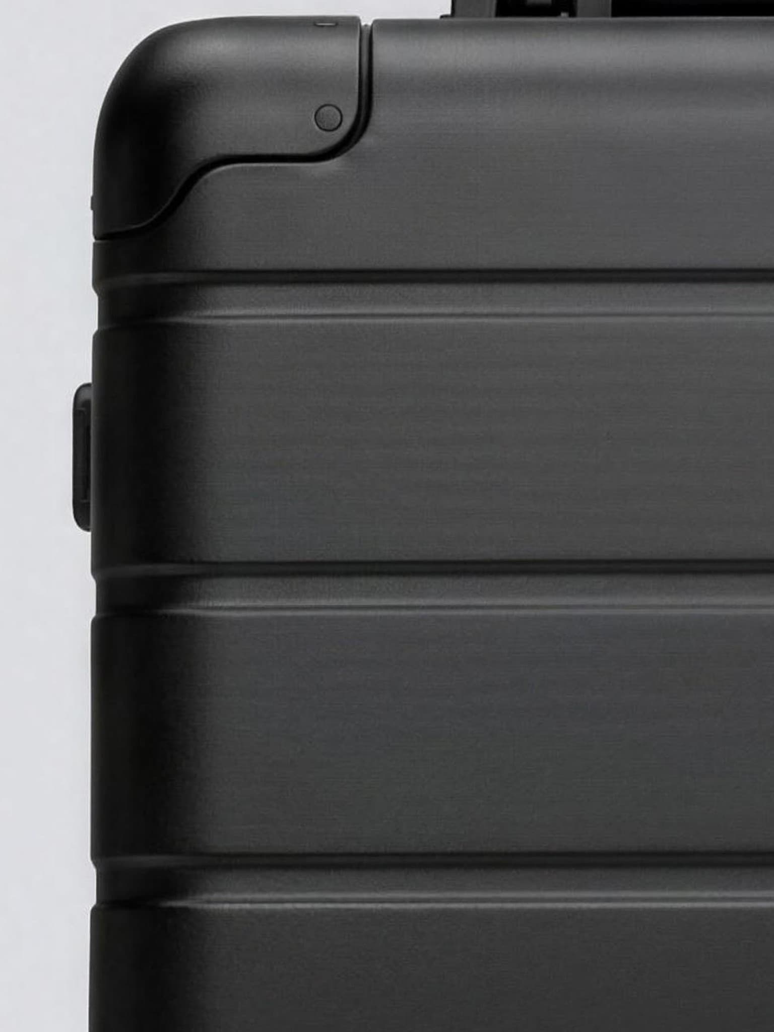 The Nomad, corner guard and frame detail
