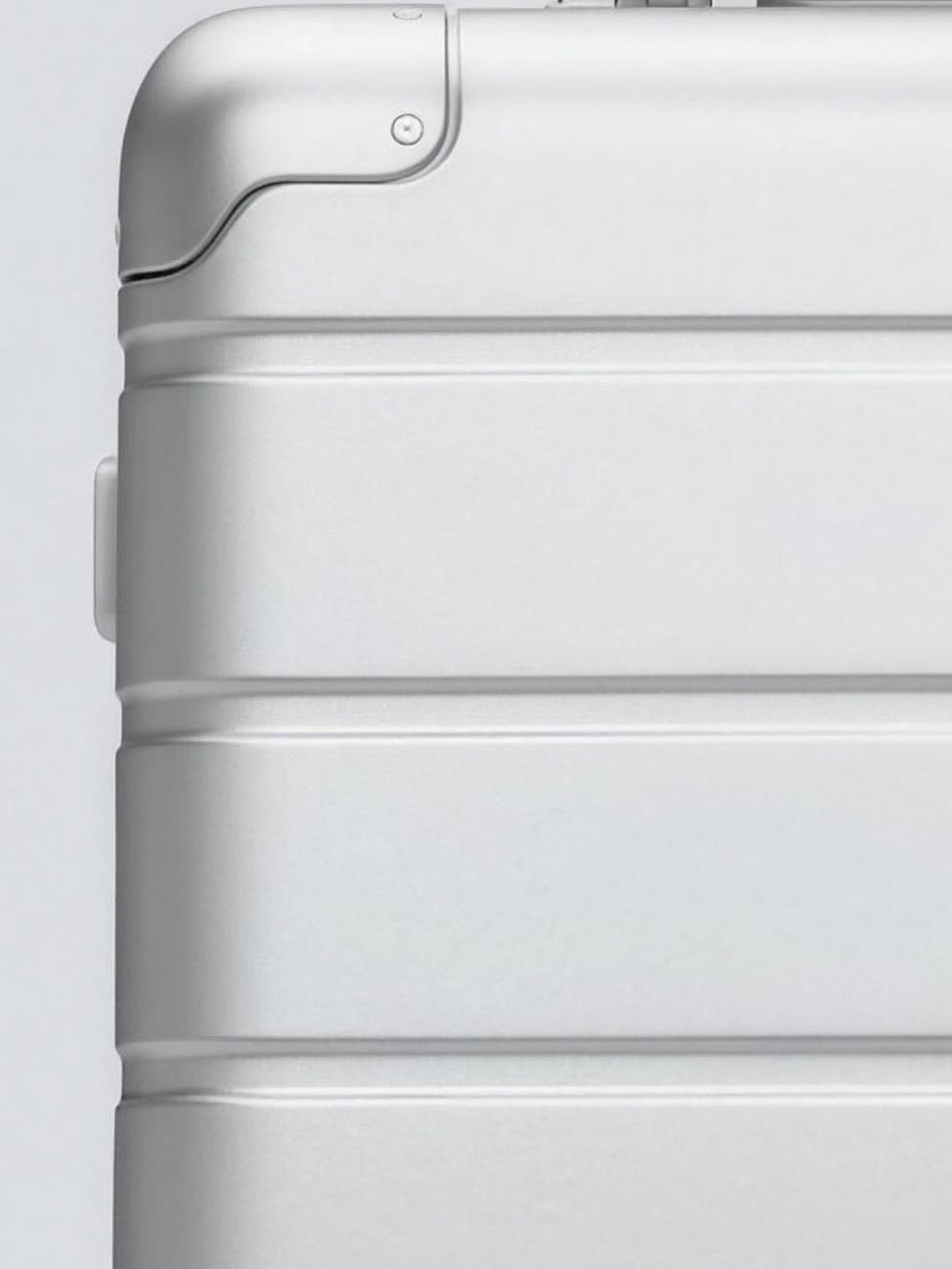 The Voyager, corner guard and frame detail