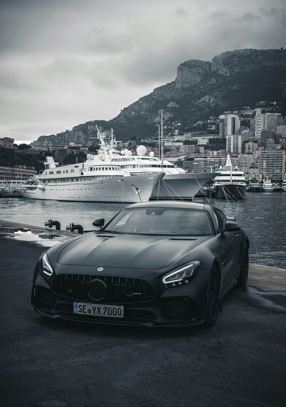 Mercedes AMG GT R
